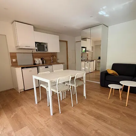 2 Pieces Avec Un Jardin Privatif דירה *